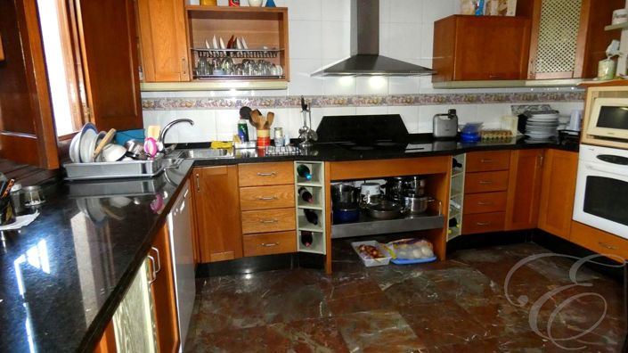 Image No.8-4 Bed Property for sale