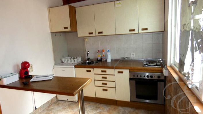 Image No.12-7 Bed Property for sale