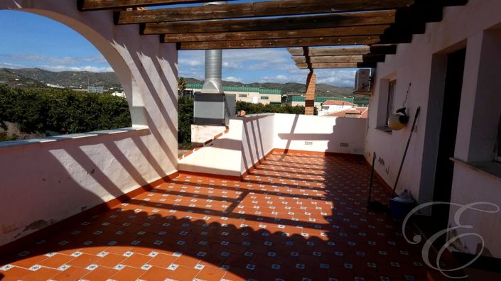 Image No.13-7 Bed Property for sale