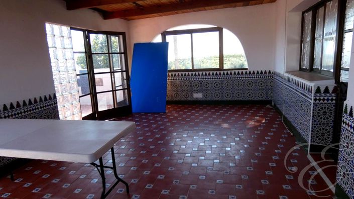 Image No.14-7 Bed Property for sale