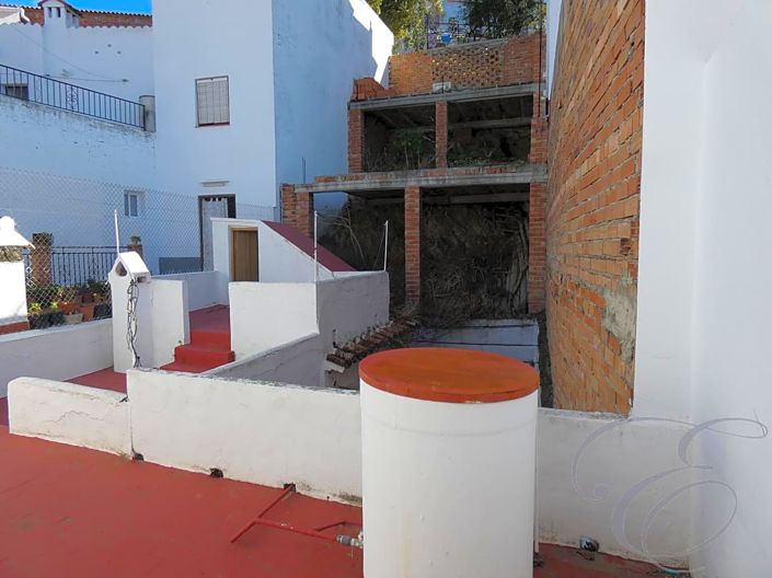 Image No.11-4 Bed Property for sale