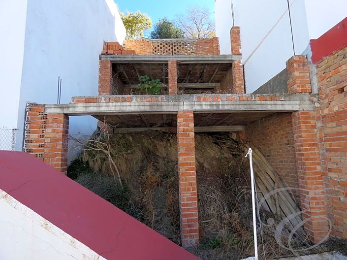 Image No.12-4 Bed Property for sale