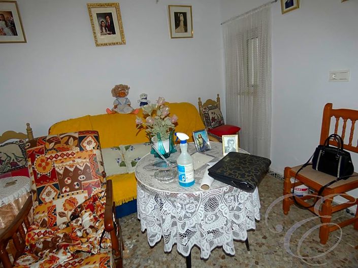 Image No.2-4 Bed Property for sale