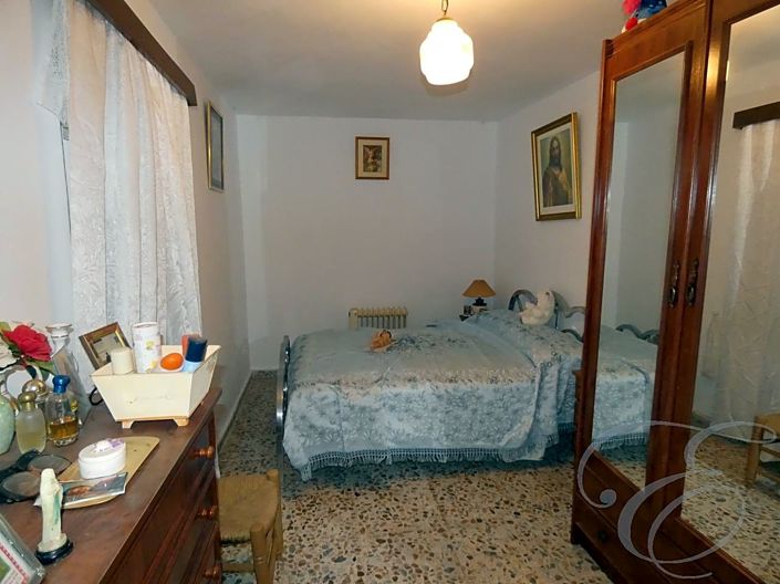 Image No.4-4 Bed Property for sale