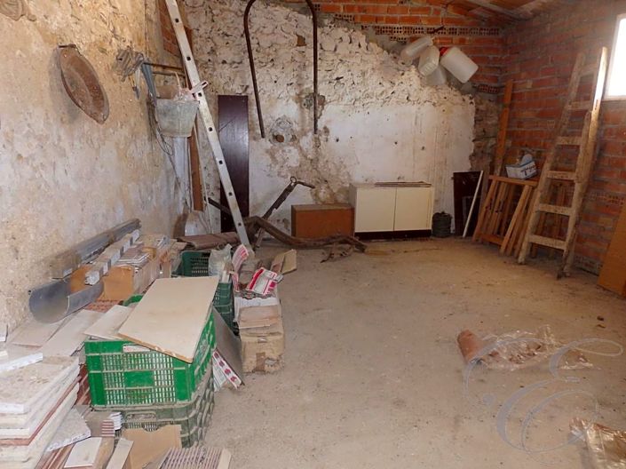 Image No.13-9 Bed Property for sale