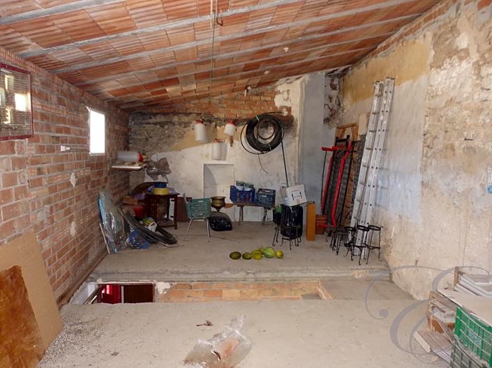 Image No.14-9 Bed Property for sale