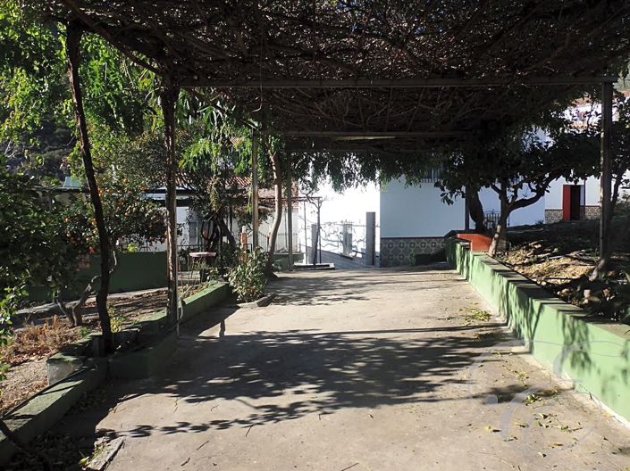 Image No.16-9 Bed Property for sale