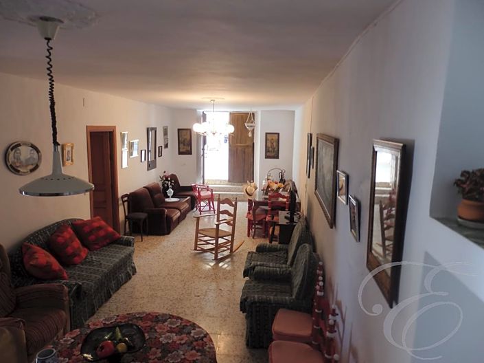 Image No.3-9 Bed Property for sale