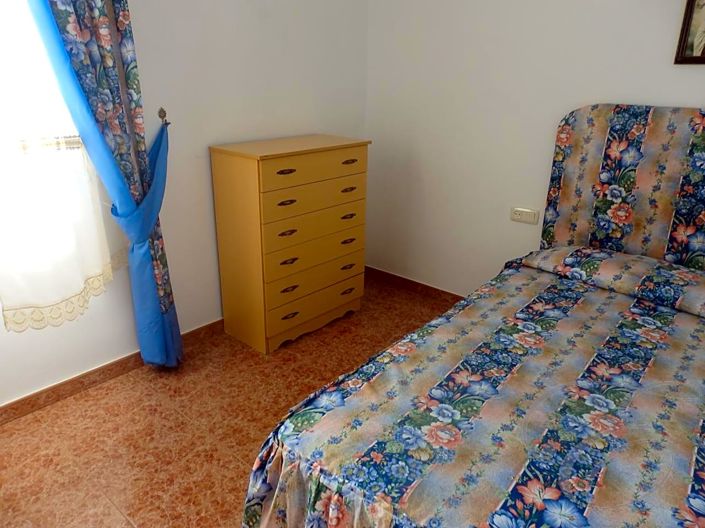 Image No.9-9 Bed Property for sale