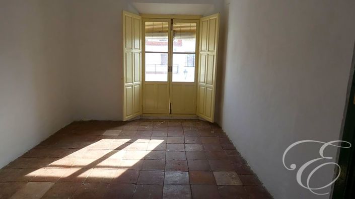 Image No.21-8 Bed Property for sale