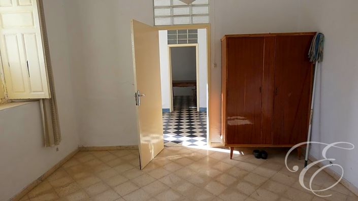 Image No.7-8 Bed Property for sale