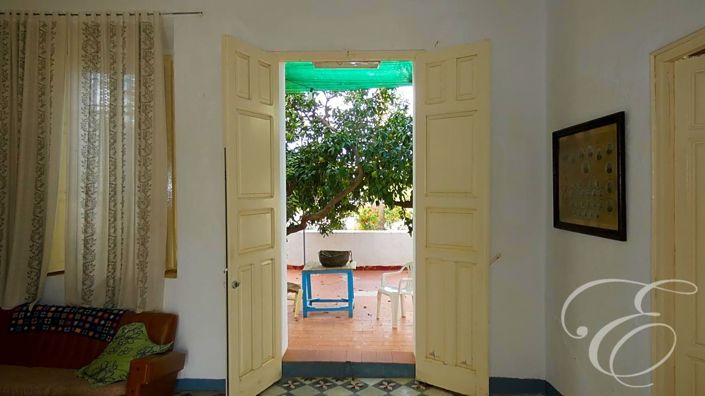 Image No.8-8 Bed Property for sale