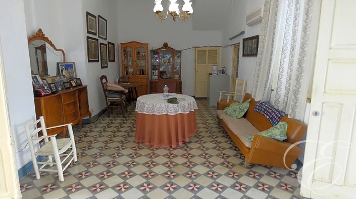 Image No.9-8 Bed Property for sale