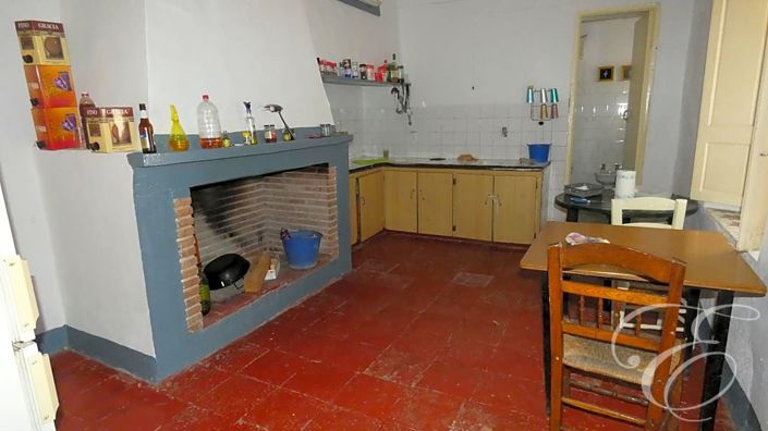 Image No.10-8 Bed Property for sale