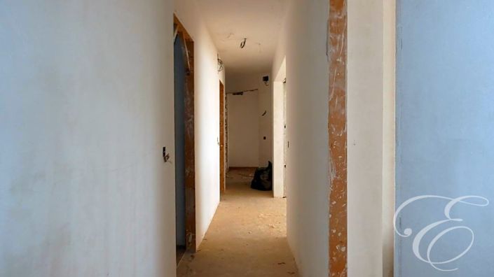 Image No.5-3 Bed Property for sale