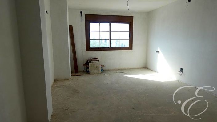 Image No.8-3 Bed Property for sale