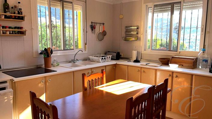 Image No.15-2 Bed Property for sale