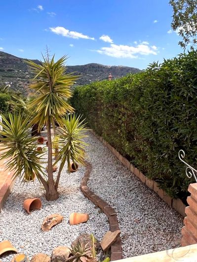 Image No.17-2 Bed Property for sale