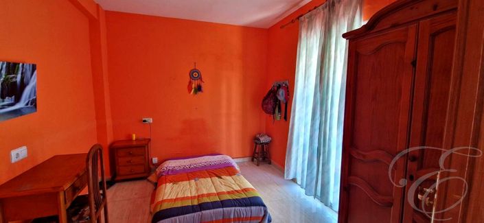 Image No.13-3 Bed Property for sale