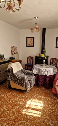 Image No.3-3 Bed Property for sale