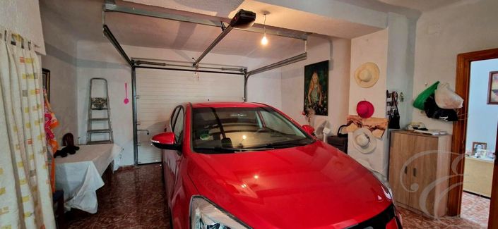 Image No.5-3 Bed Property for sale