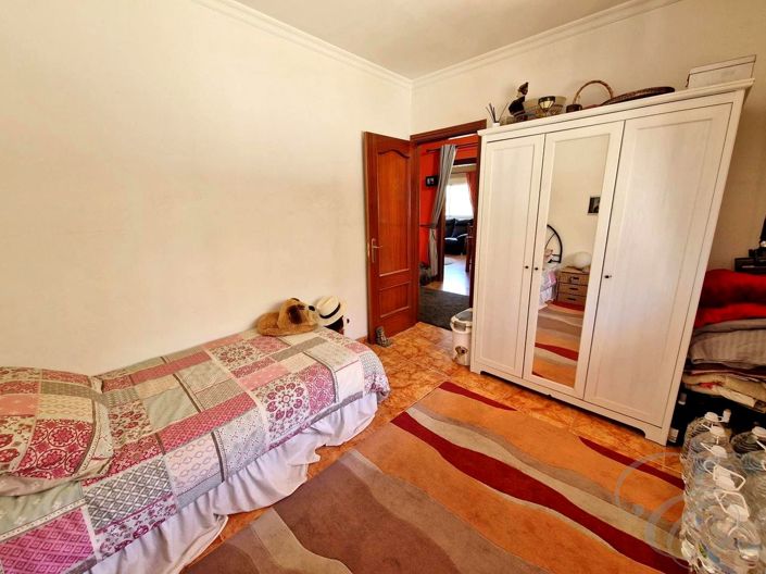 Image No.10-3 Bed Property for sale