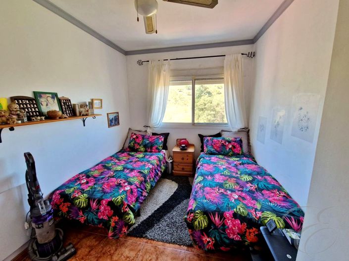 Image No.12-3 Bed Property for sale