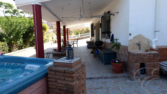 Image No.18-3 Bed Property for sale