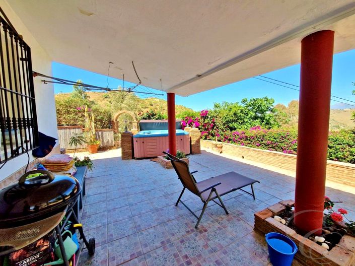 Image No.2-3 Bed Property for sale