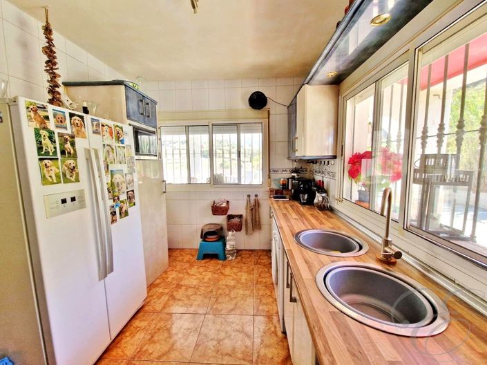 Image No.8-3 Bed Property for sale