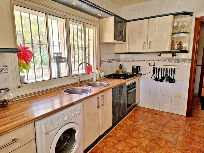 Image No.9-3 Bed Property for sale