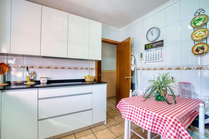 Image No.15-4 Bed Property for sale