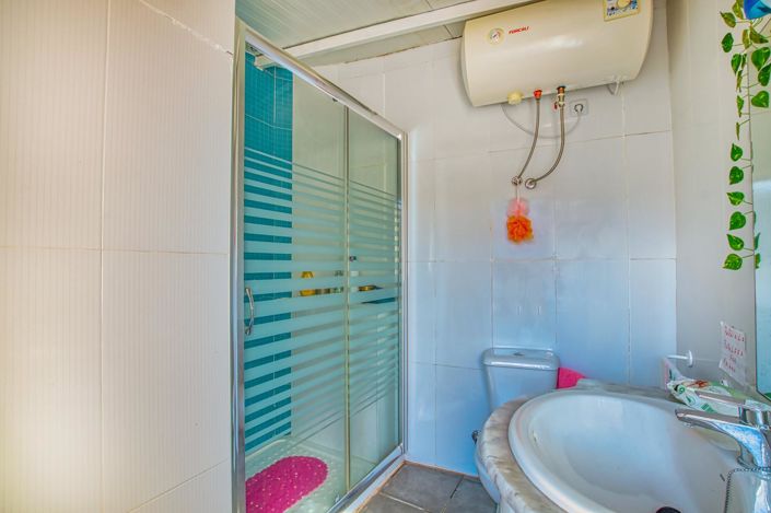 Image No.18-4 Bed Property for sale