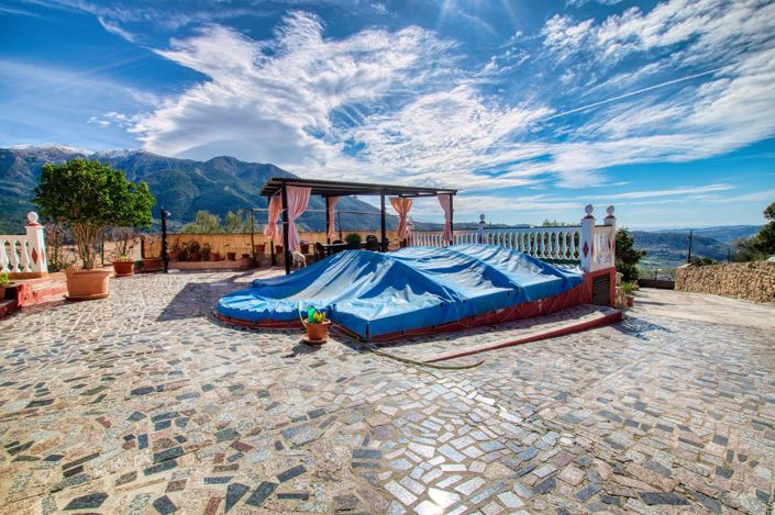 Image No.27-4 Bed Property for sale