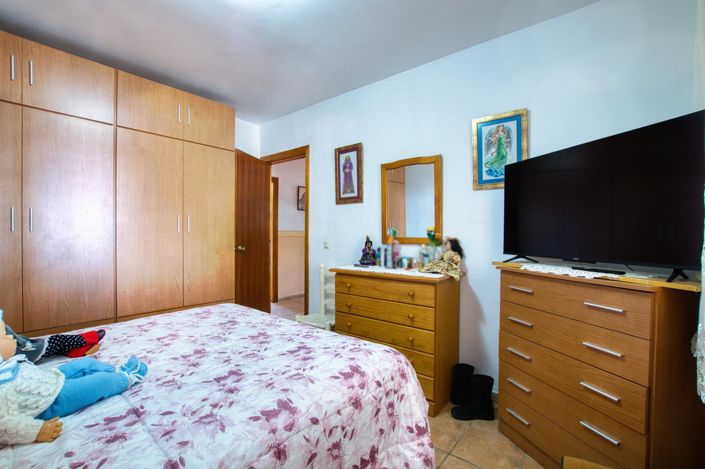 Image No.8-4 Bed Property for sale