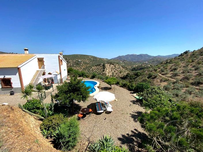 Image No.12-3 Bed Property for sale