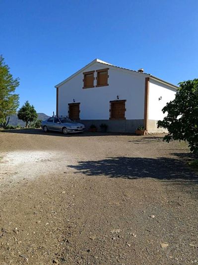 Image No.3-3 Bed Property for sale