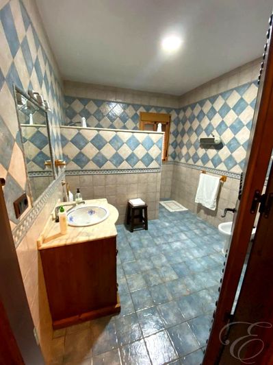 Image No.9-3 Bed Property for sale