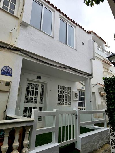 Image No.2-2 Bed Property for sale