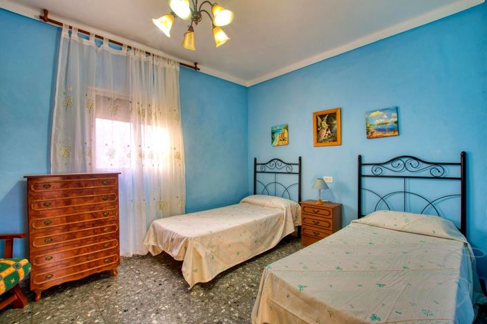 Image No.11-3 Bed Property for sale