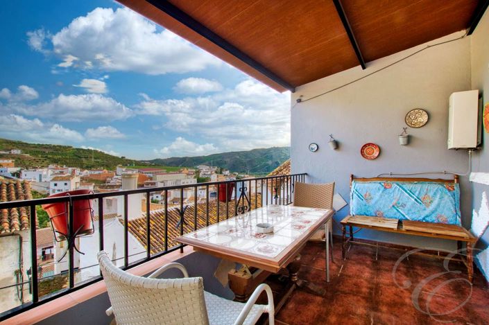 Image No.14-3 Bed Property for sale