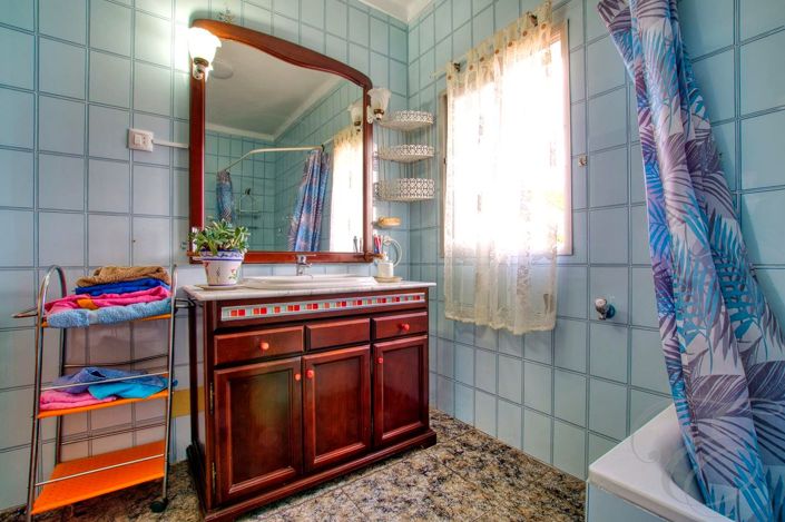 Image No.16-3 Bed Property for sale