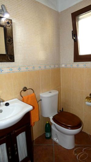 Image No.12-3 Bed Property for sale
