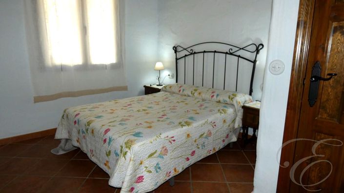 Image No.14-3 Bed Property for sale