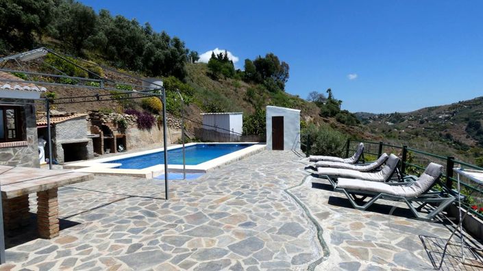 Image No.19-3 Bed Property for sale