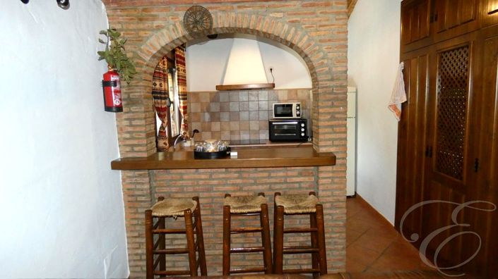 Image No.6-3 Bed Property for sale