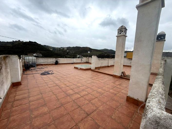 Image No.15-5 Bed Property for sale