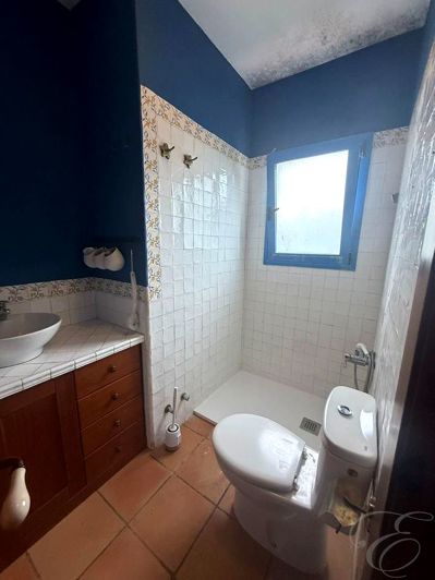 Image No.17-5 Bed Property for sale