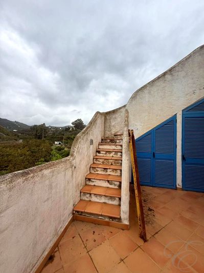 Image No.18-5 Bed Property for sale