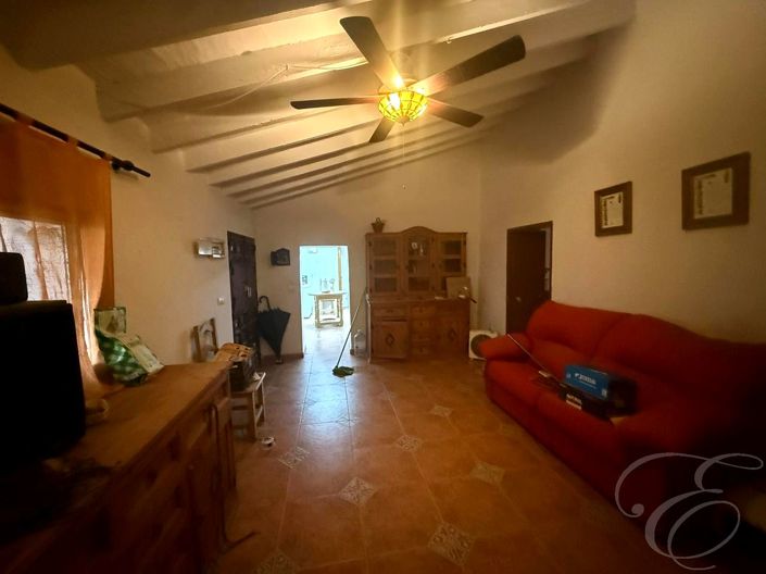 Image No.20-5 Bed Property for sale